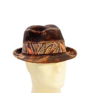 Trilby in velluto fantasia, produzione Alfonso d'Este, Italia