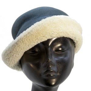 cappello in vera pelle di agnello color petrolio