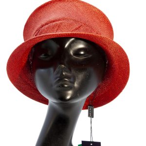 Flat hat in visca